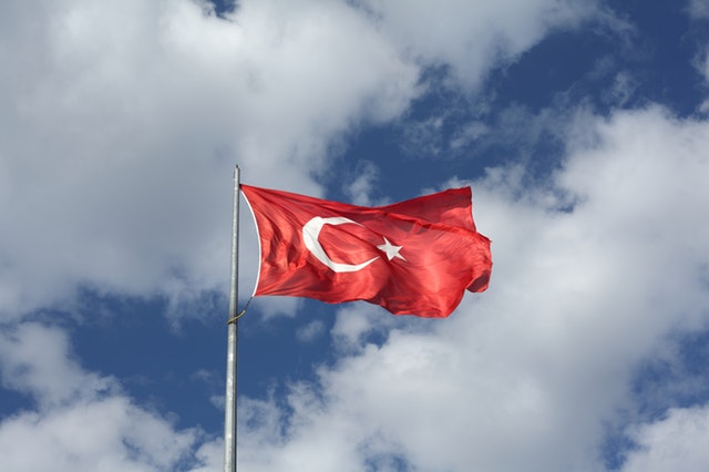 トルコリラが流通しているトルコの国旗